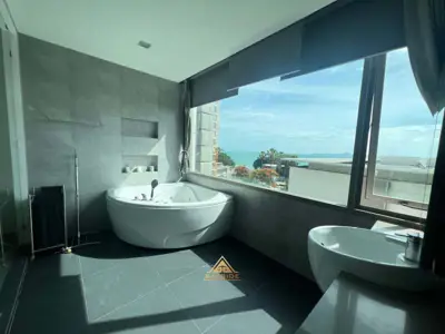 Ananya Beachfront Condo Wongamat Beach 2 Beds 2 Baths for SALE - Eigentumswohnung - Na Kluea 16 Alley - 