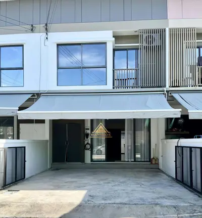 Townhouse  at Rong Po-Takhian Tia 3 Beds 2 Baths for SALE - Reihenhaus - ถนน สายตะเคียนเตี้ย ซอย 28 - 