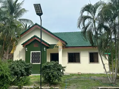 House for SALE with land 1 rai - Haus - Lake Maprachan - 