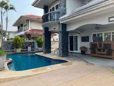 Pool Villa Close to Jomtien Beach 5 Beds for SALE - Haus - Джомтьен - 